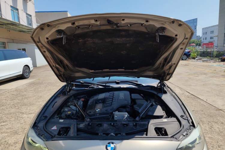 Used BMW 5 Series 2011 523Li Luxury Model Engine Bay