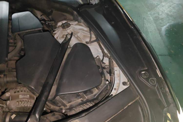 Used BMW 5 Series 2011 523Li Leading Model Engine Bay Left