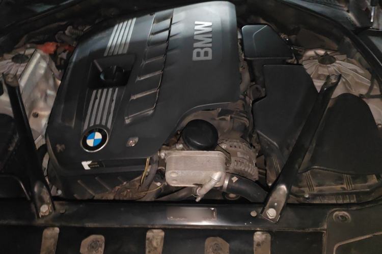 Used BMW 5 Series 2011 523Li Leading Model Engine Bay