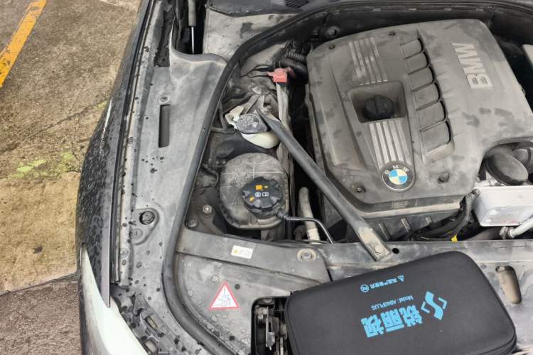 Used BMW 5 Series 2011 523Li Luxury Model Engine Bay Right