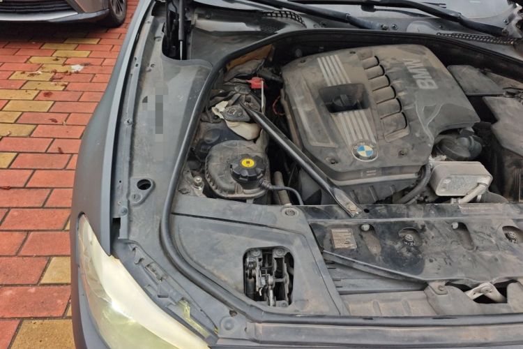 Used BMW 5 Series 2011 523Li Luxury Model Engine Bay Right