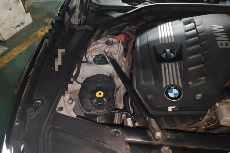 Used BMW 5 Series 2011 523Li Leading Model Engine Bay Right