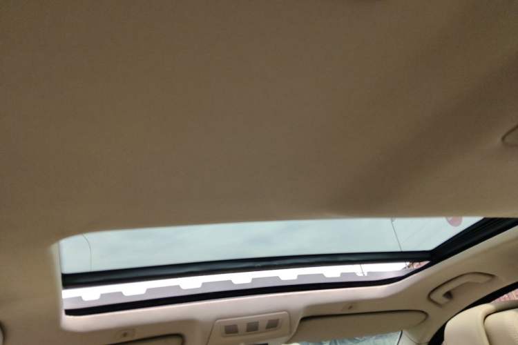Used BMW 5 Series 2011 535Li Luxury Model Headliner