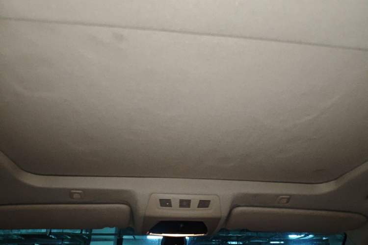 Used BMW 5 Series 2011 523Li Luxury Model Headliner