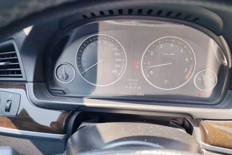 Used BMW 5 Series 2011 523Li Luxury Model Instrument Cluster