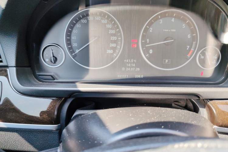 Used BMW 5 Series 2011 523Li Luxury Model Odometer Close Up
