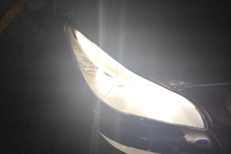 Used BMW 5 Series 2011 523Li Leading Model Right Front Headlight