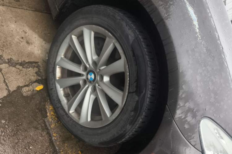 Used BMW 5 Series 2011 523Li Luxury Model Right Front Wheel Hub