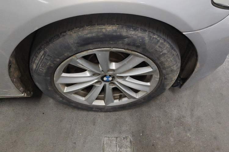 Used BMW 5 Series 2011 523Li Leading Model Right Front Wheel Hub