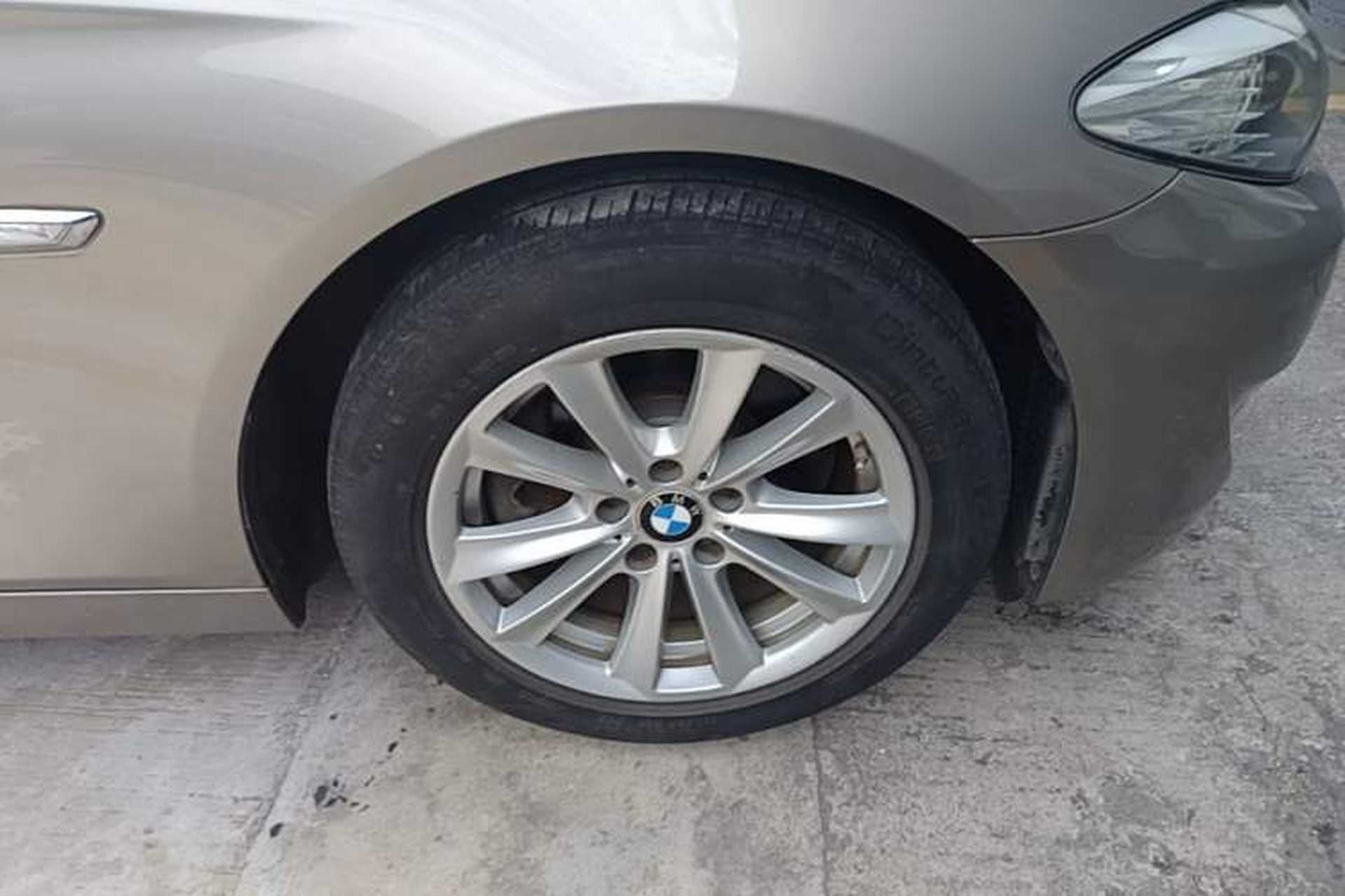 Used BMW 5 Series 2011 520Li Elegant Model Right Front Wheel Hub