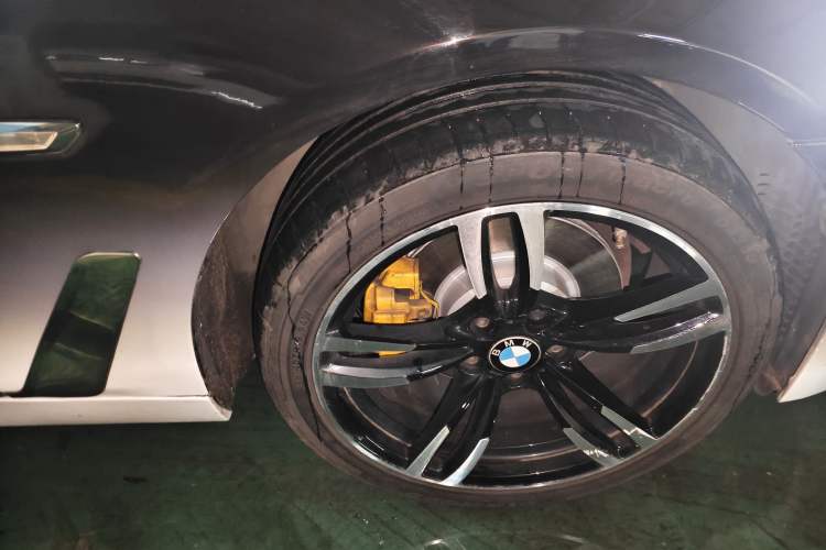 Used BMW 5 Series 2011 523Li Leading Model Right Front Wheel Hub
