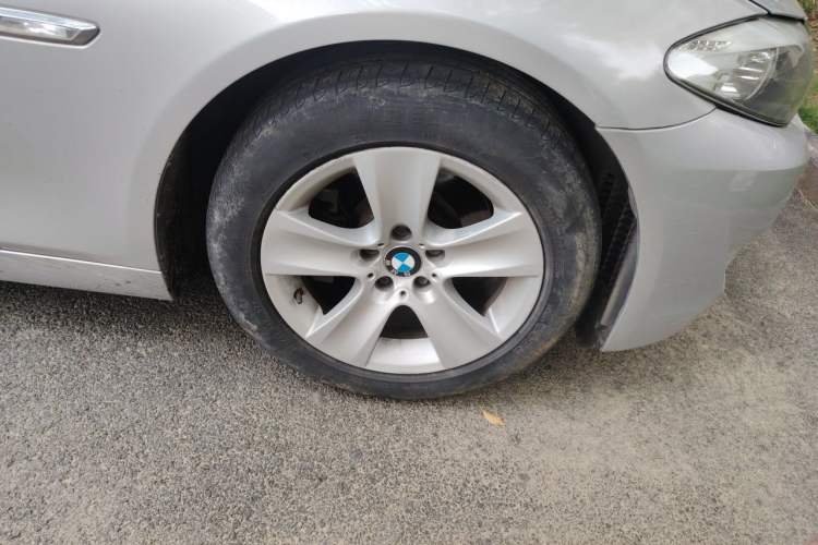 Used BMW 5 Series 2011 528Li Luxury Model Right Front Wheel Hub