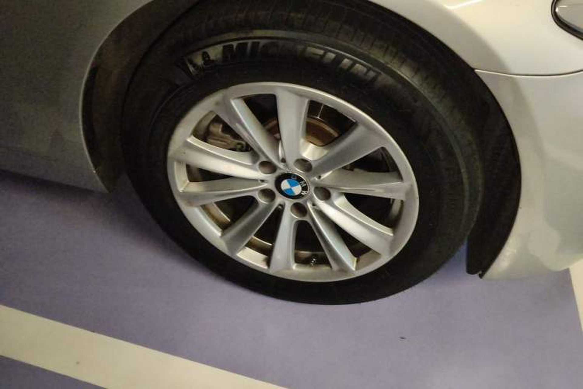 Used BMW 5 Series 2011 523Li Leading Model Right Front Wheel Hub