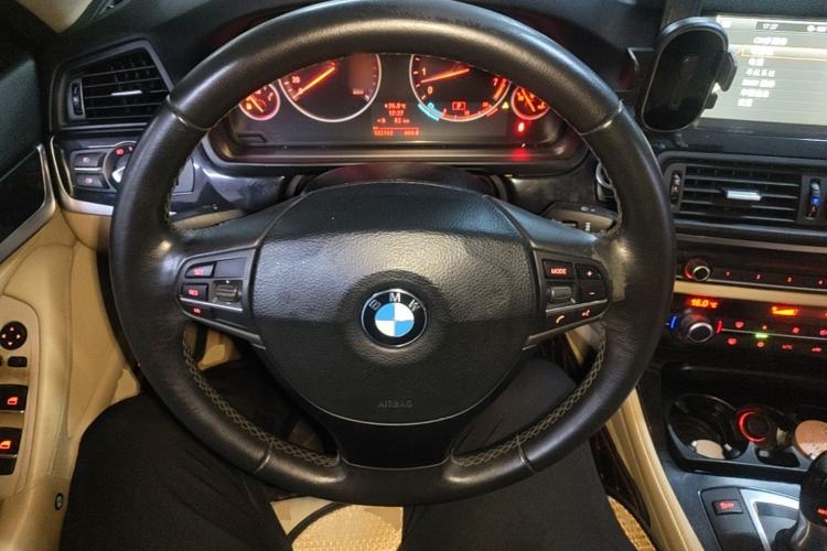 Used BMW 5 Series 2011 523Li Leading Model Steering Wheel