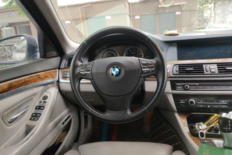 Used BMW 5 Series 2011 528Li Luxury Model Steering Wheel