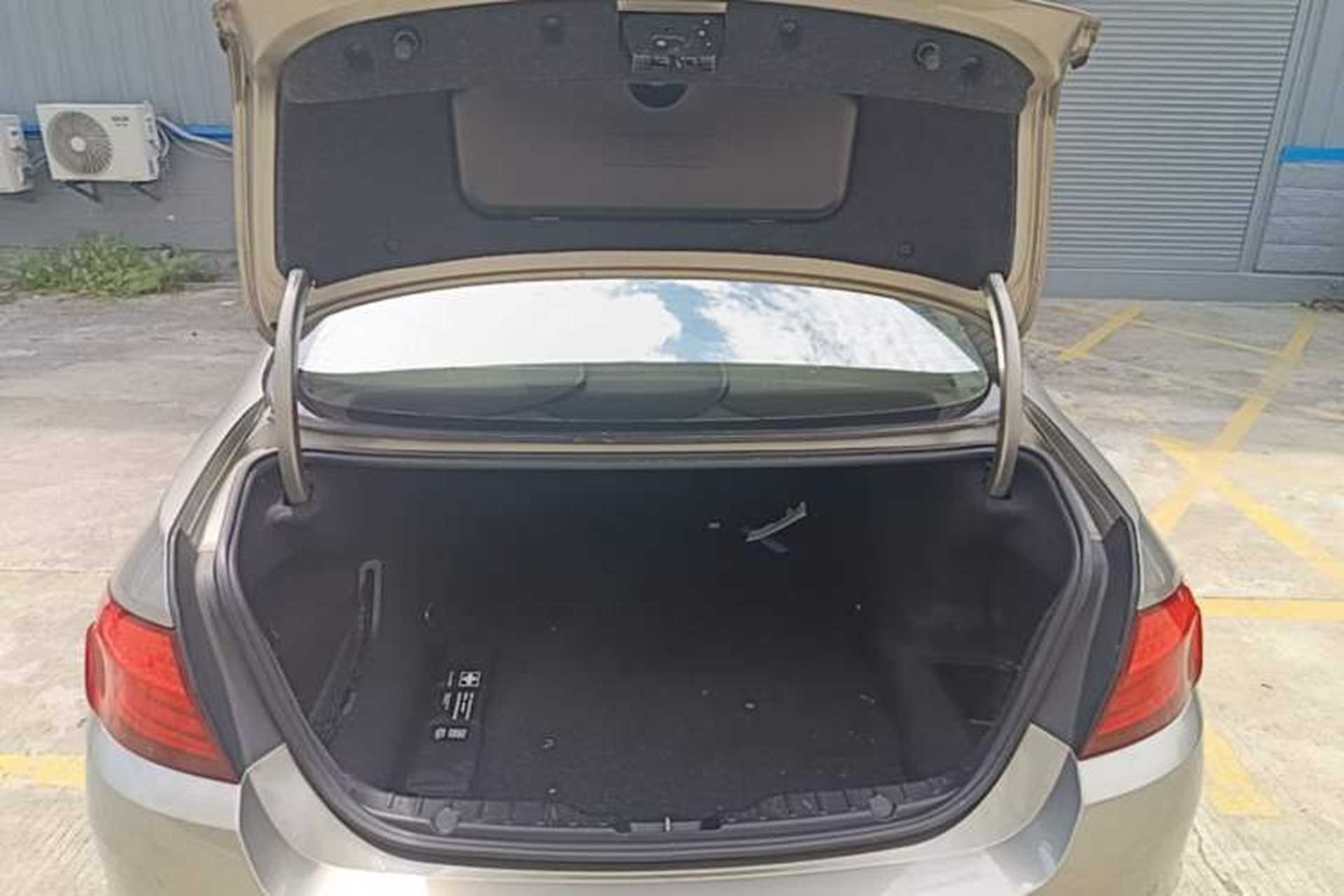 Used BMW 5 Series 2011 520Li Elegant Model Trunk