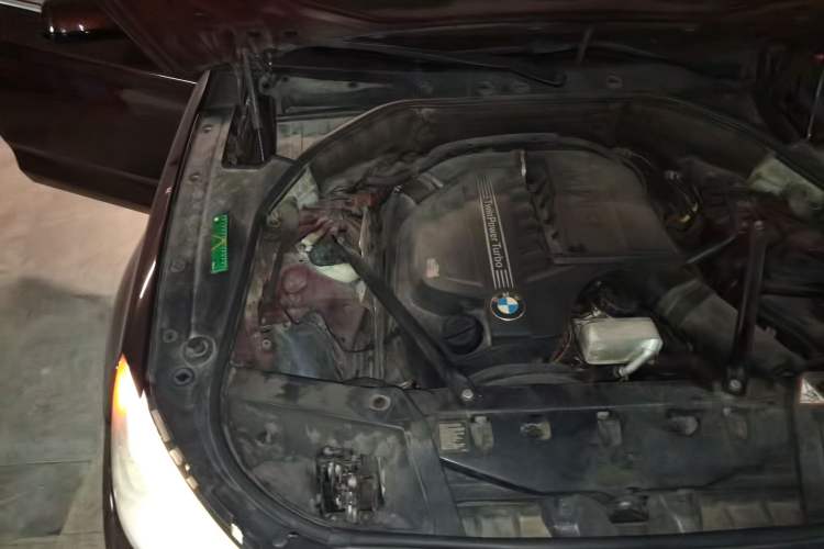 Used BMW 5 Series 2011 535i Sport Edition Engine Bay Right
