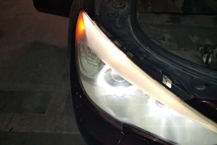 Used BMW 5 Series 2011 535i Sport Edition Right Front Headlight