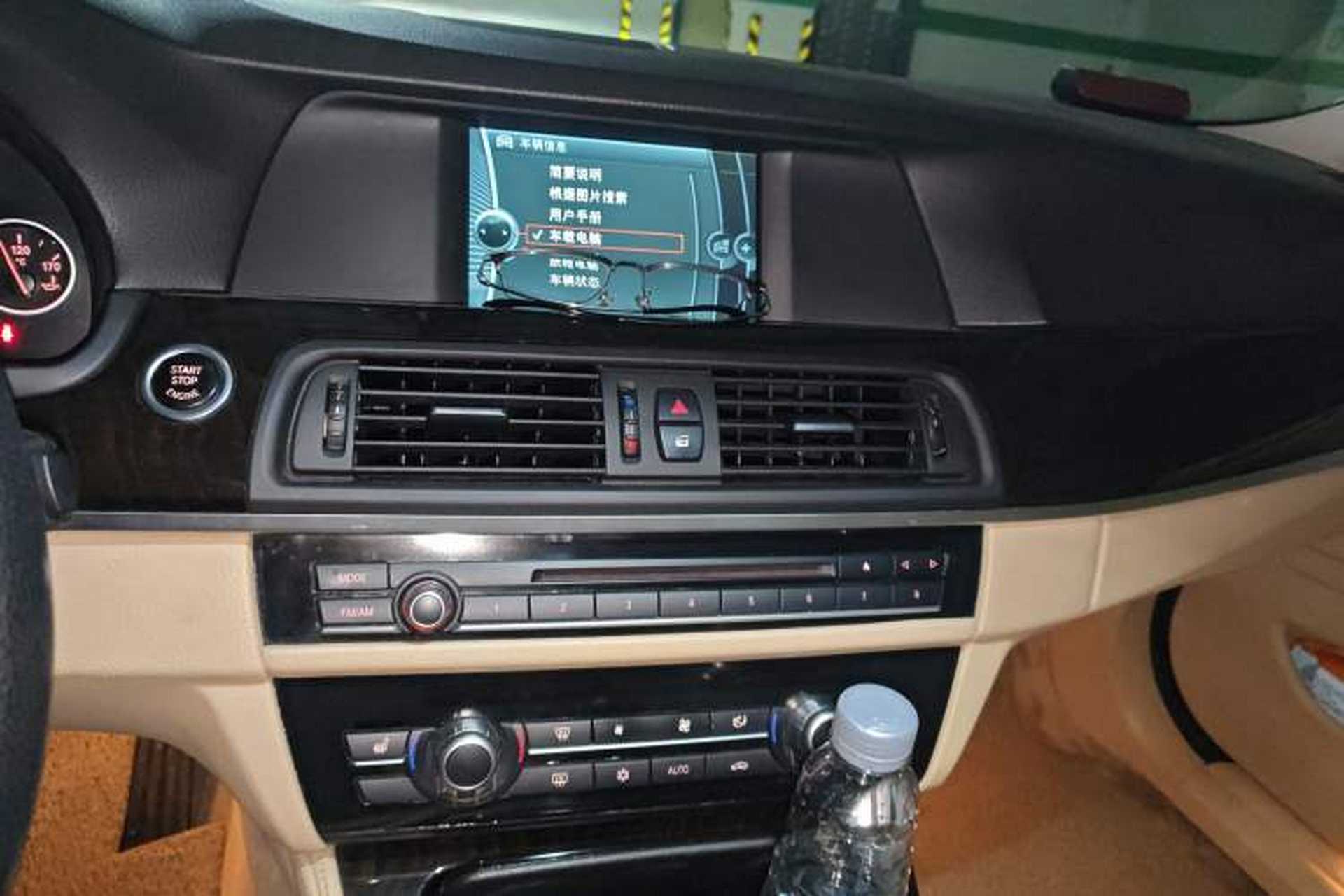 Used BMW 5 Series 2011 523i Leading Model Audio And AC Panel