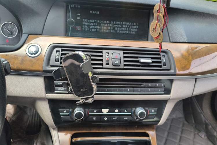 Used BMW 5 Series 2011 528Li Leading Model Audio And AC Panel