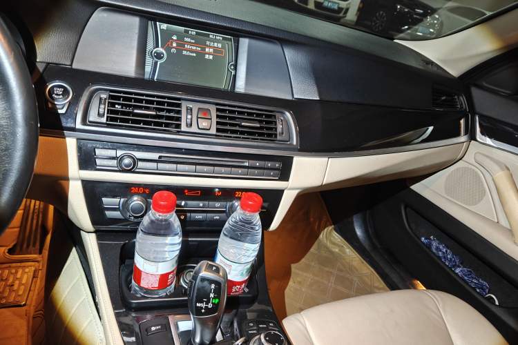 Used BMW 5 Series 2011 520Li Elegant Model Audio And AC Panel