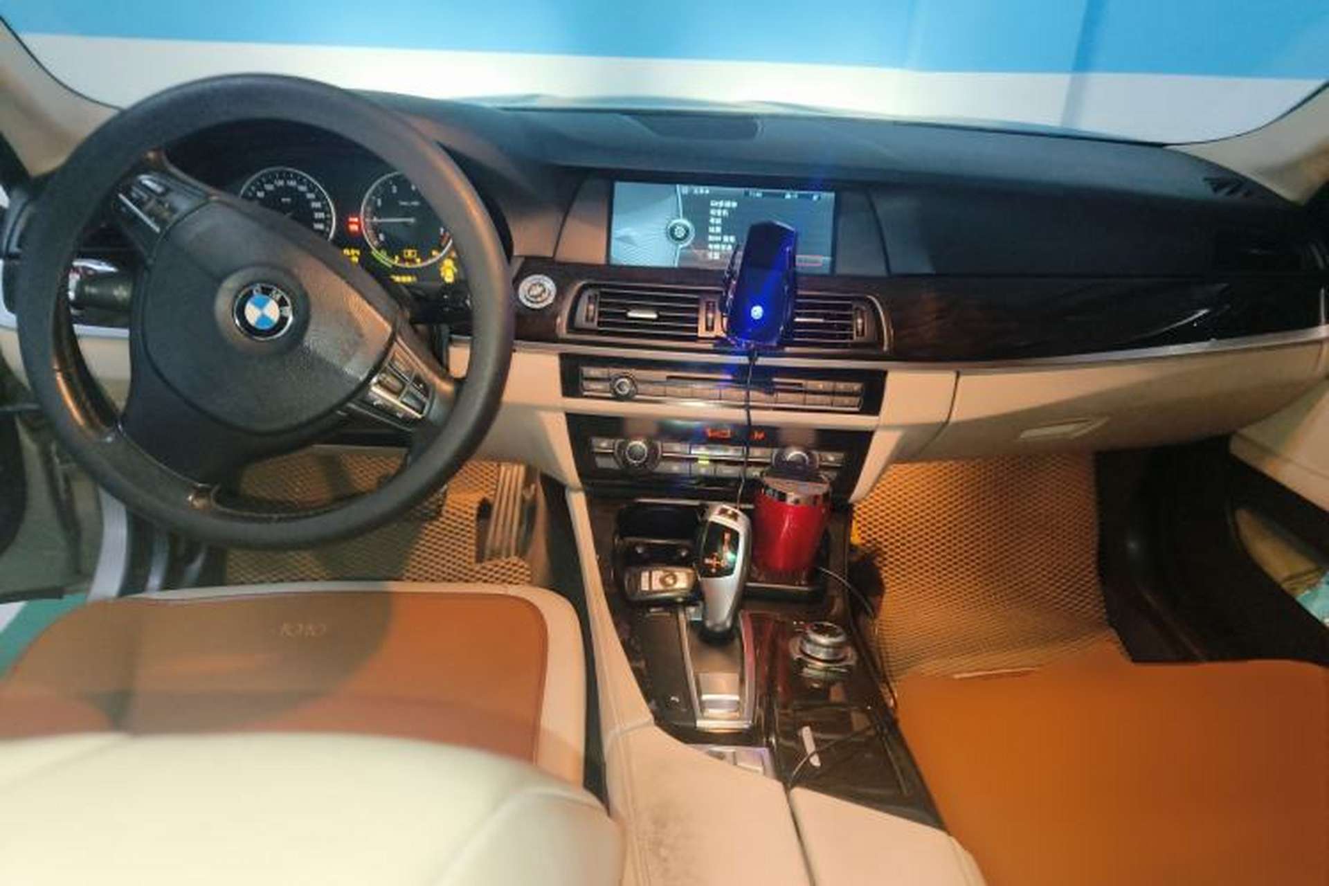Used BMW 5 Series 2011 523Li Luxury Model Center Console