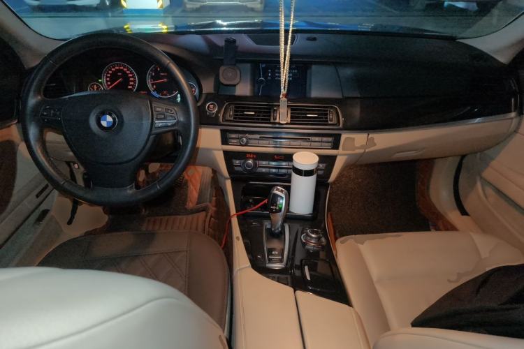 Used BMW 5 Series 2011 523Li Leading Model Center Console