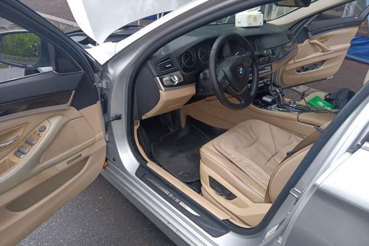 Used BMW 5 Series 2011 535i Sport Edition Driver Seat