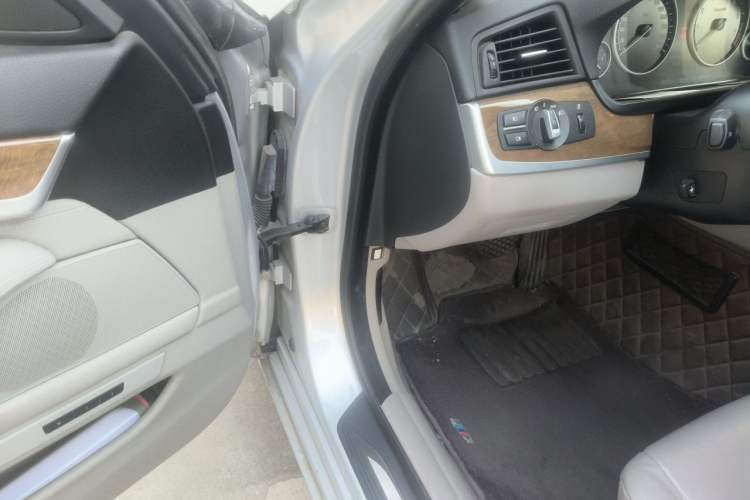 Used BMW 5 Series 2011 528Li Leading Model Driver Seat
