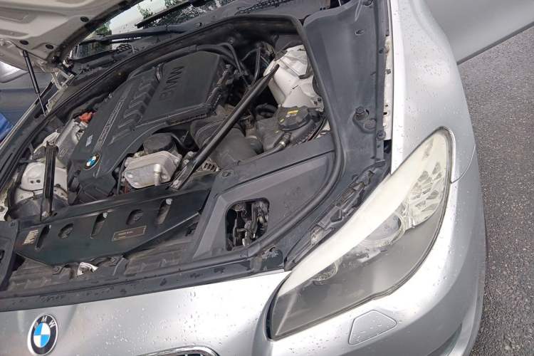 Used BMW 5 Series 2011 535i Sport Edition Engine Bay Left