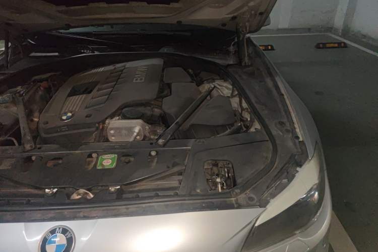 Used BMW 5 Series 2011 528Li Leading Model Engine Bay Left