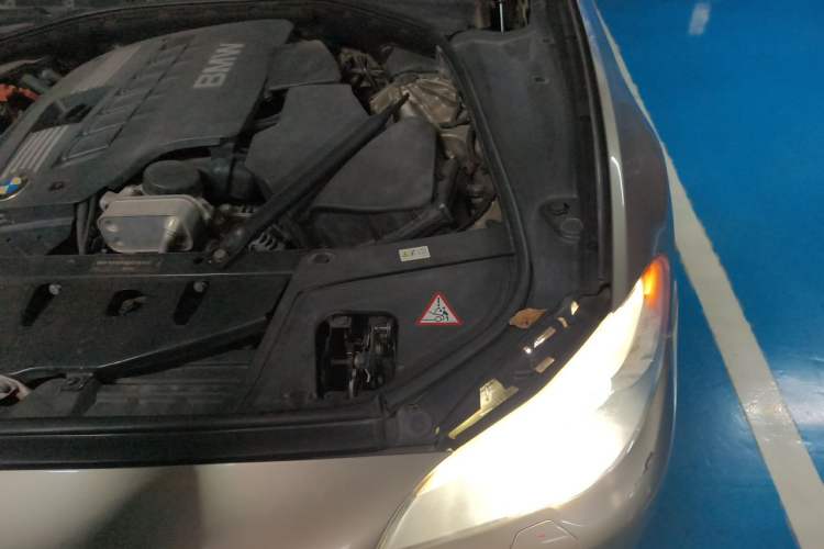 Used BMW 5 Series 2011 523Li Leading Model Engine Bay Left