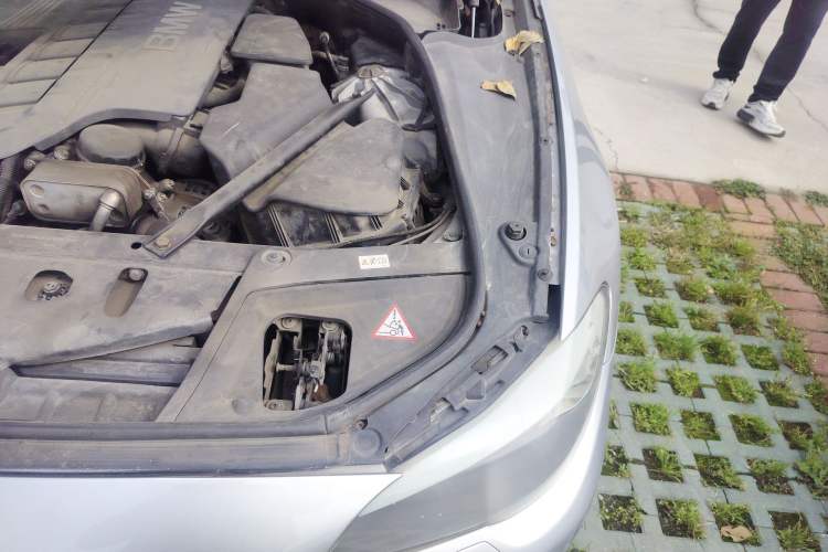 Used BMW 5 Series 2011 523Li Leading Model Engine Bay Left