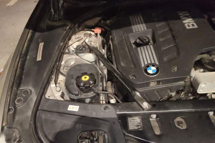 Used BMW 5 Series 2011 523Li Luxury Model Engine Bay Right