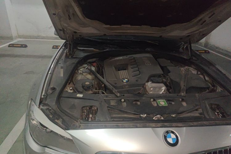 Used BMW 5 Series 2011 528Li Leading Model Engine Bay Right