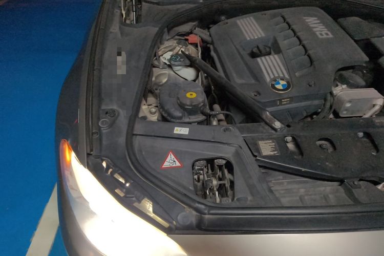 Used BMW 5 Series 2011 523Li Leading Model Engine Bay Right