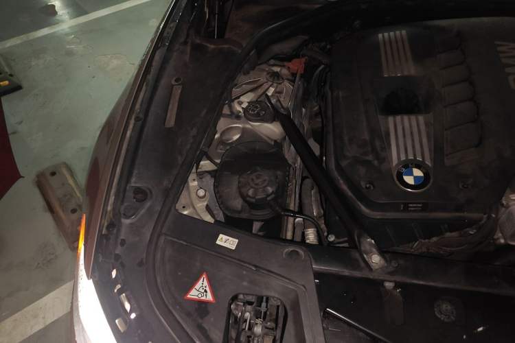 Used BMW 5 Series 2011 523Li Luxury Model Engine Bay Right