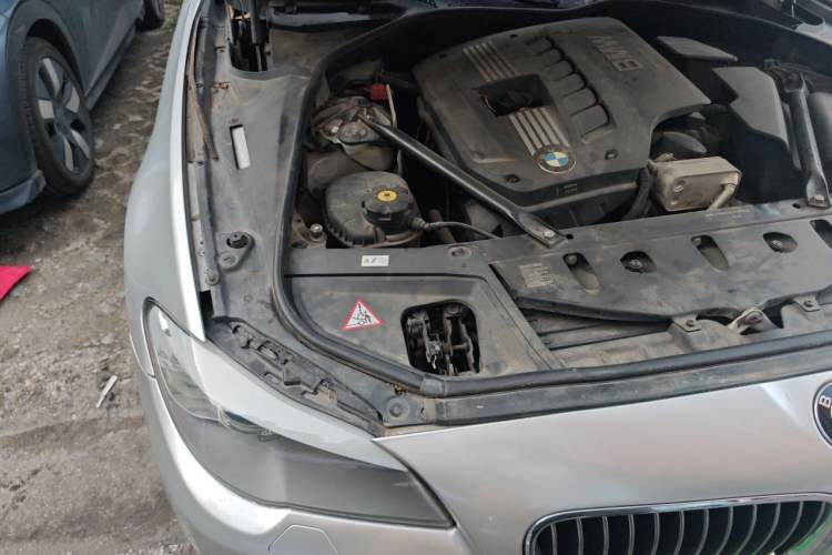 Used BMW 5 Series 2011 523Li Leading Model Engine Bay Right