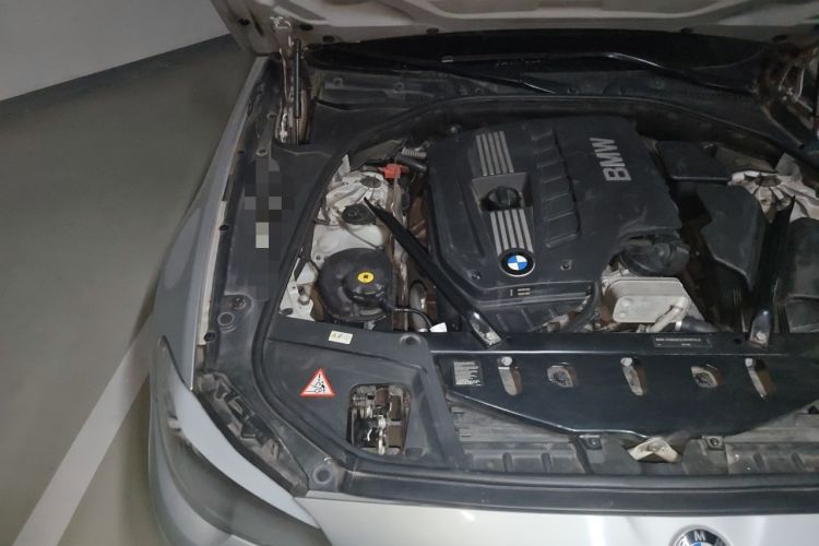 Used BMW 5 Series 2011 523Li Leading Model Engine Bay Right