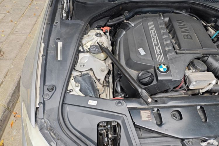 Used BMW 5 Series 2011 535i Sport Edition Engine Bay Right