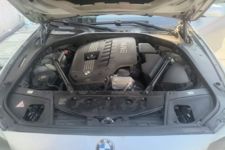 Used BMW 5 Series 2011 528Li Leading Model Engine Bay