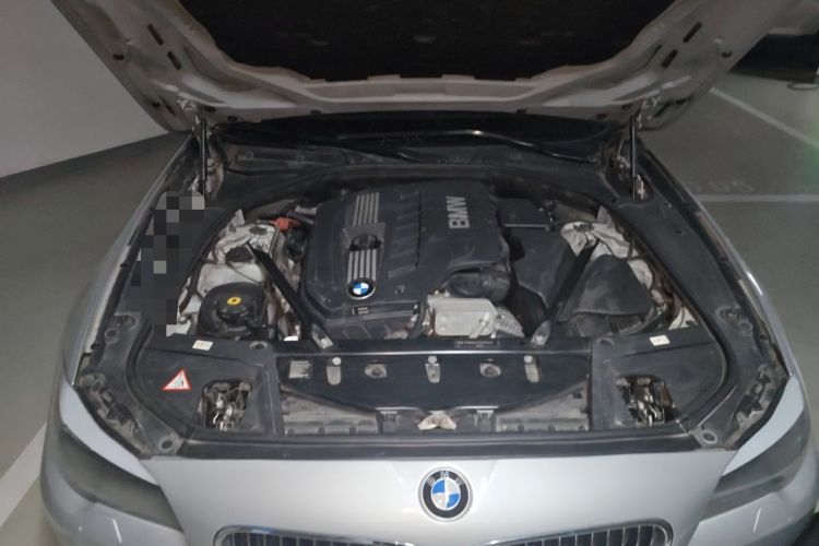 Used BMW 5 Series 2011 523Li Leading Model Engine Bay