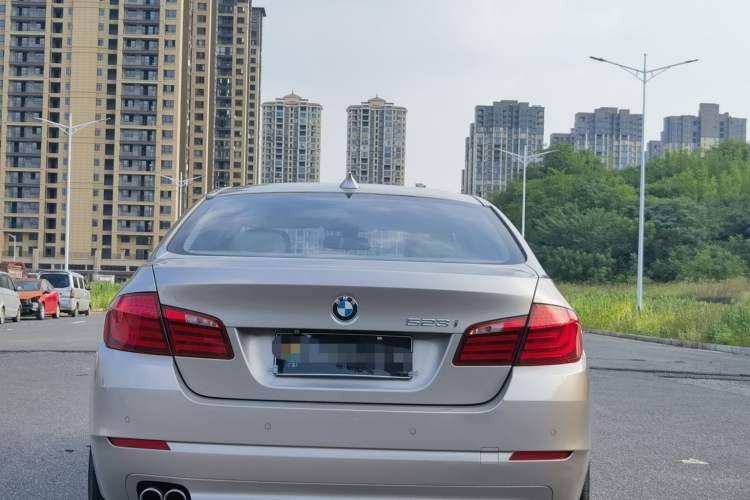 Used BMW 5 Series 2011 523i Leading Model Exterior 4