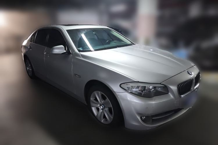 Used BMW 5 Series 2011 528Li Leading Model Front Right 45 Deg