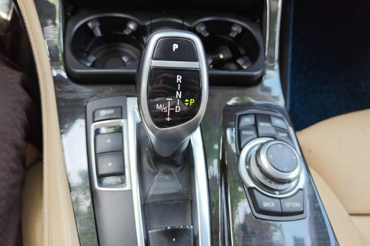Used BMW 5 Series 2011 535Li Luxury Model Gear Lever