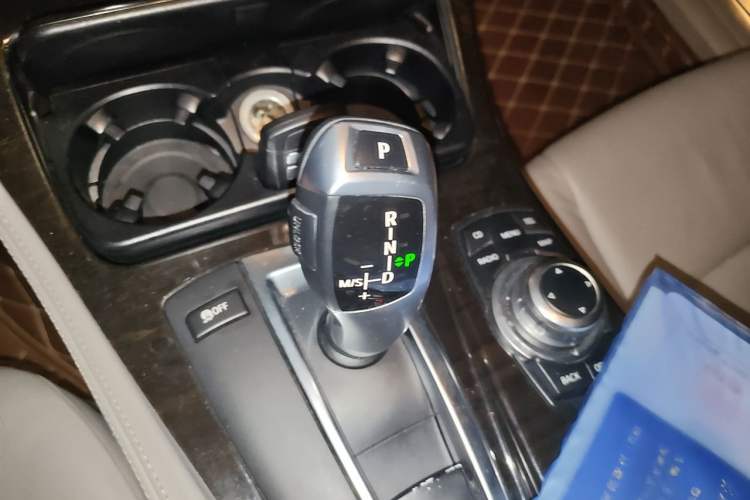 Used BMW 5 Series 2011 523Li Leading Model Gear Lever