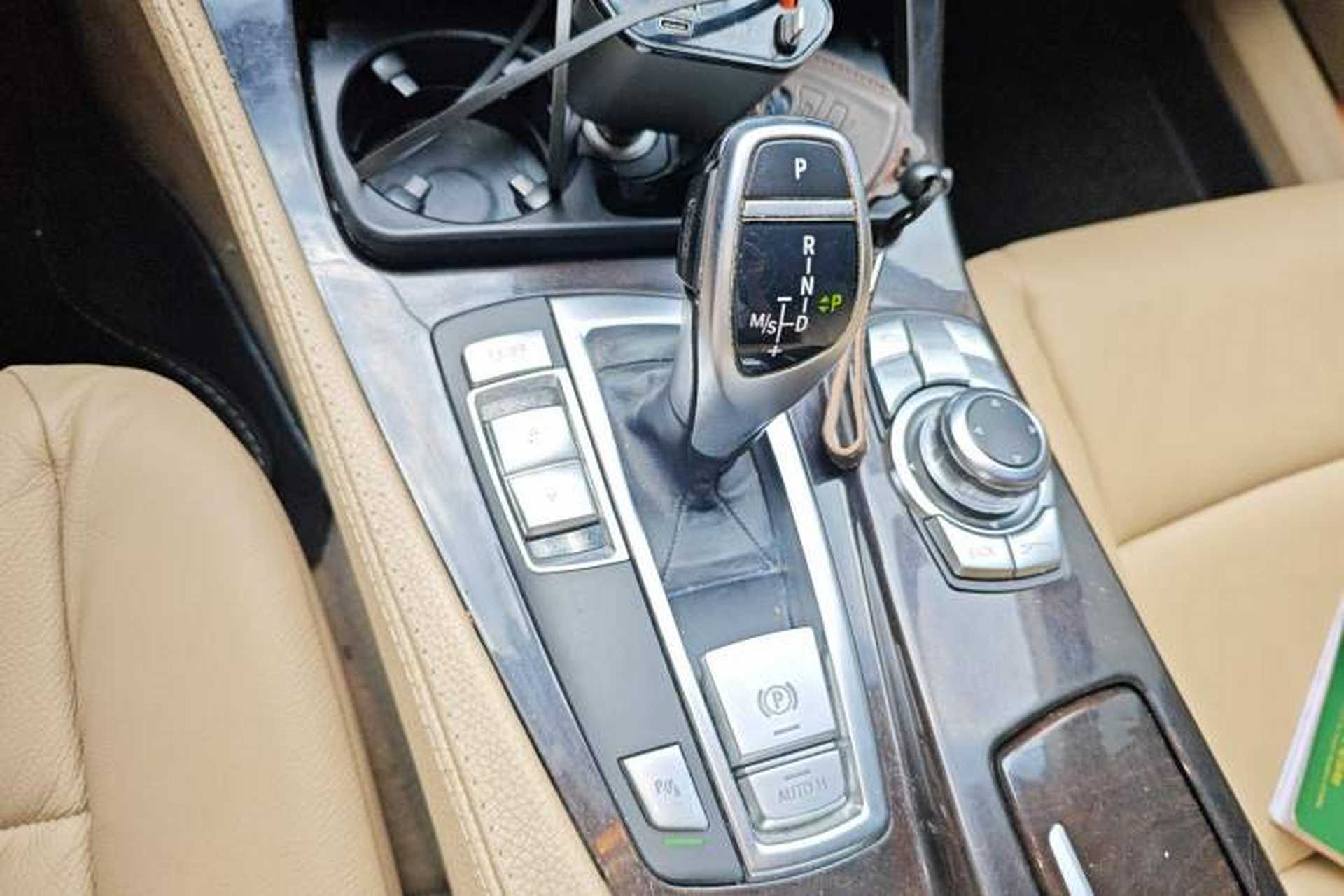 Used BMW 5 Series 2011 535i Sport Edition Gear Lever