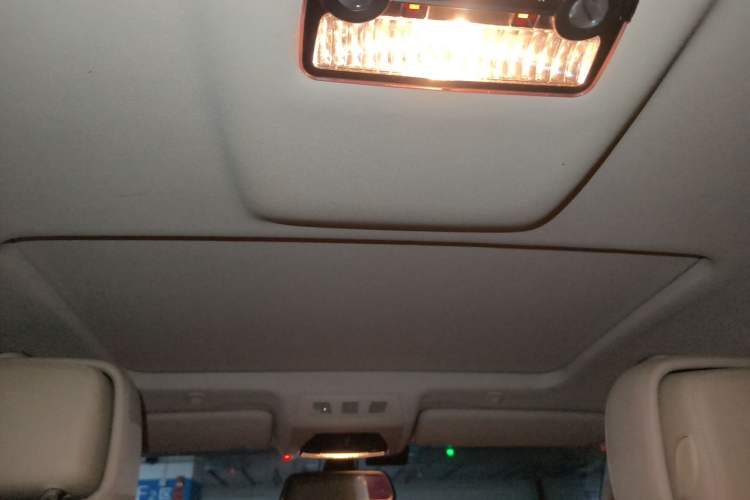 Used BMW 5 Series 2011 523Li Leading Model Headliner