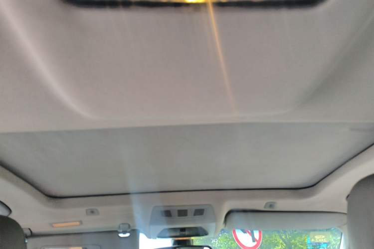 Used BMW 5 Series 2011 528Li Leading Model Headliner