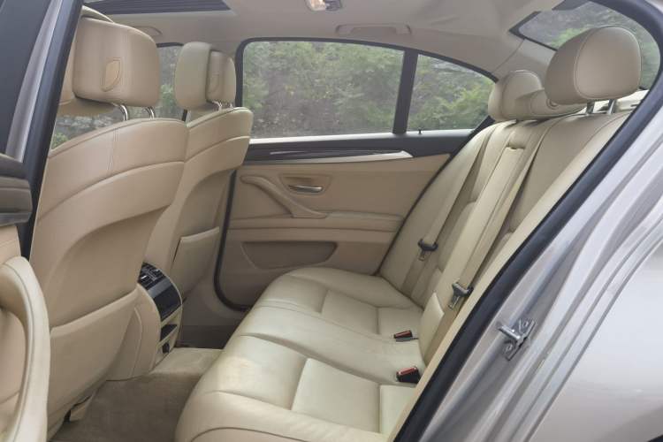Used BMW 5 Series 2011 523i Leading Model Interior 2